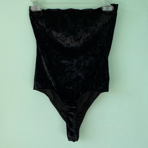 Forever21 Strapless Black Velvet Body Suit - Picture 2 of 4